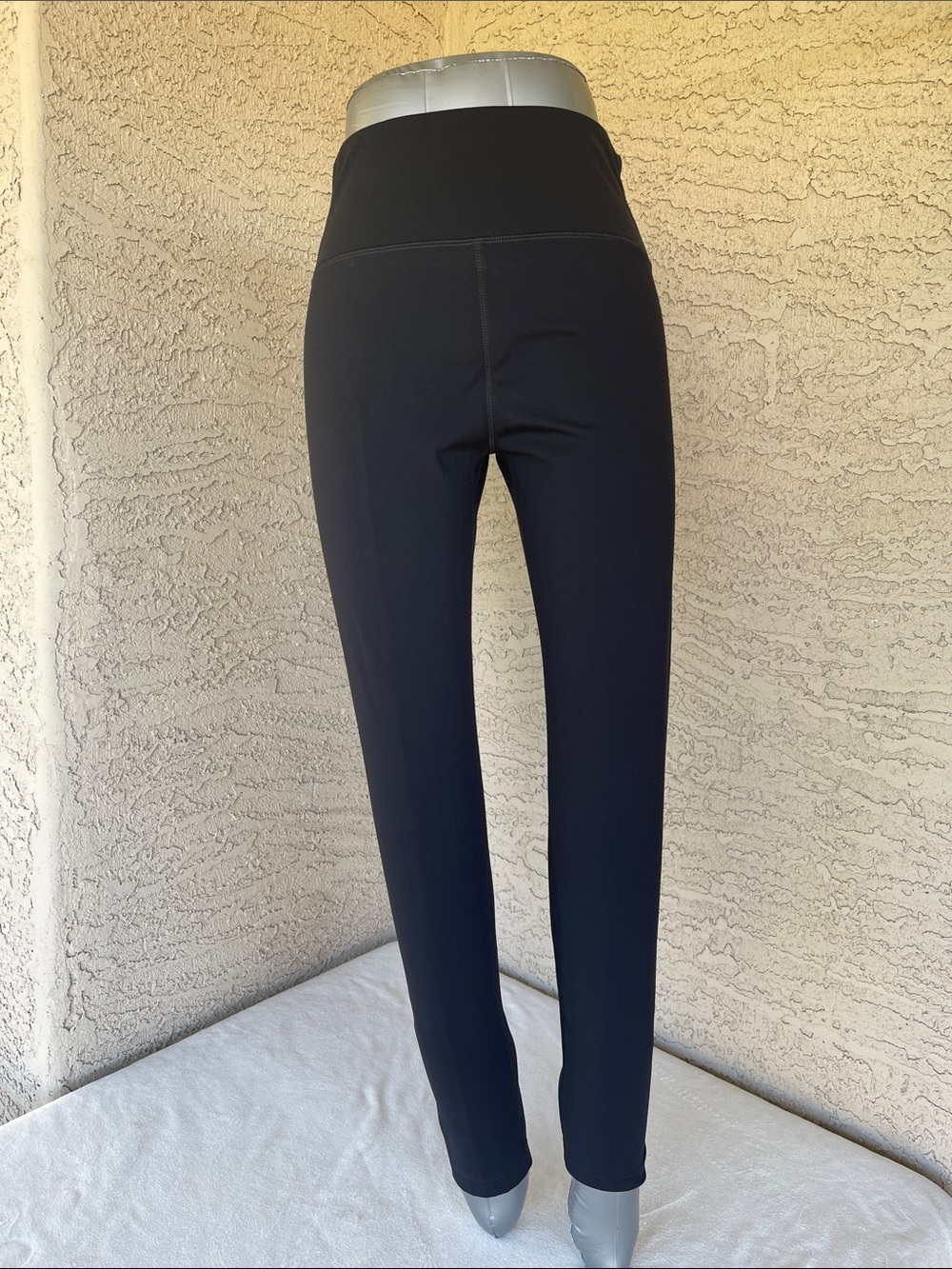 Lou & Grey High-Rise Black Leggings with Wide Waistband